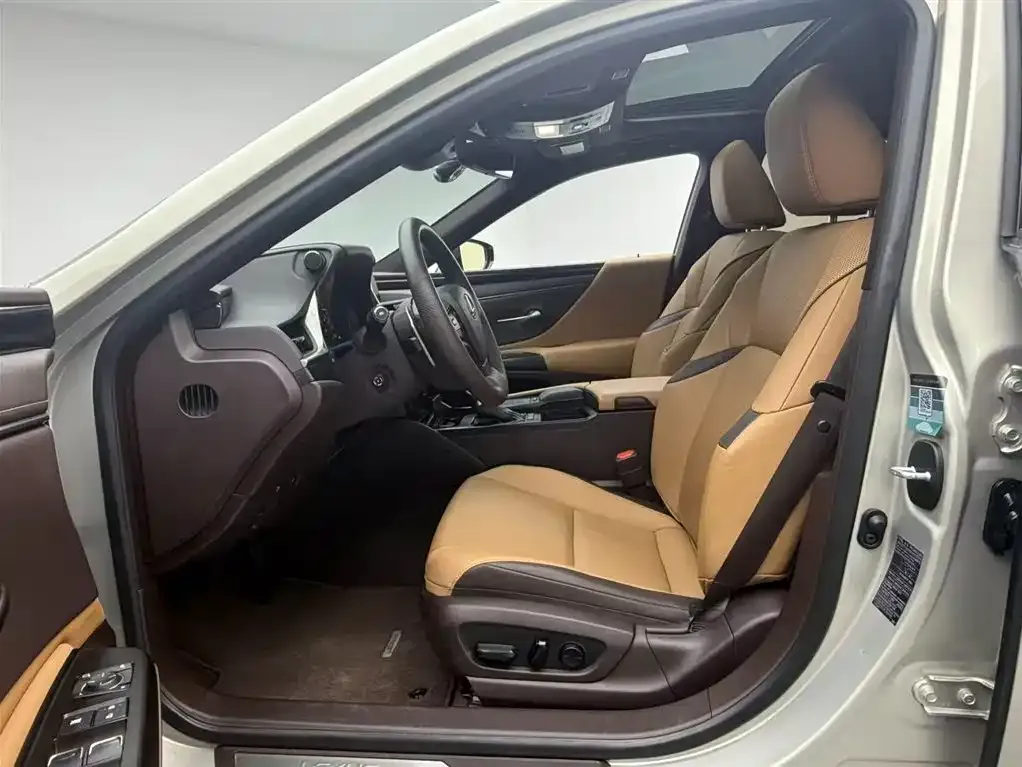 Lexus ES 2021 из CN, фото 10
