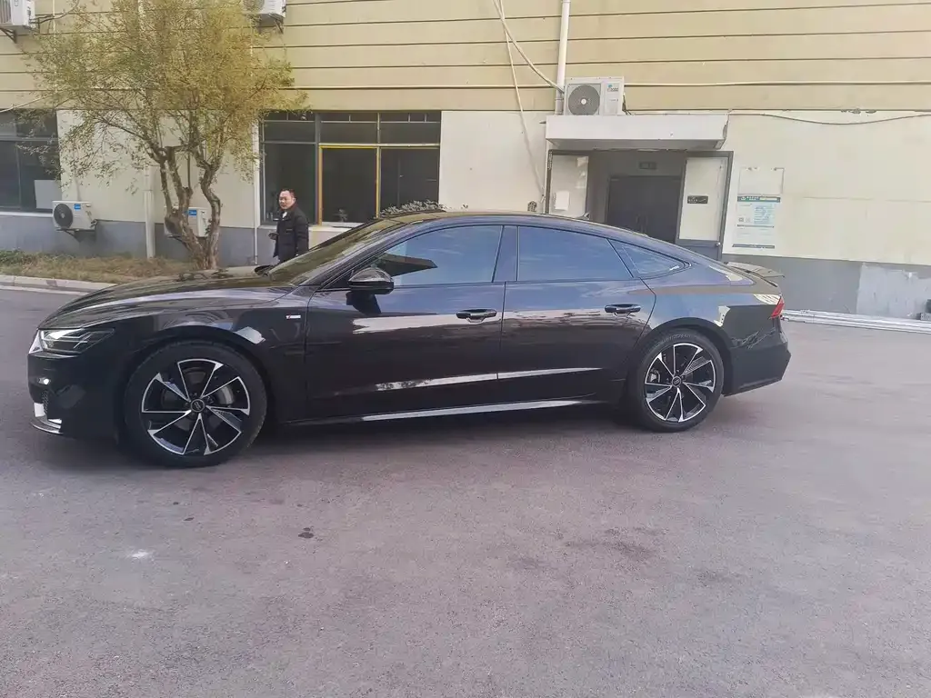 Audi A7 2021 из CN, фото 4