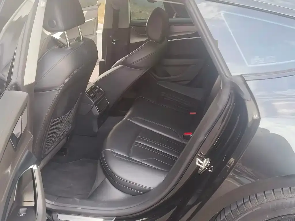 Audi A7 2021 из CN, фото 7