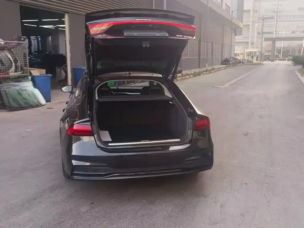 Audi A7 2021 из CN, фото 9