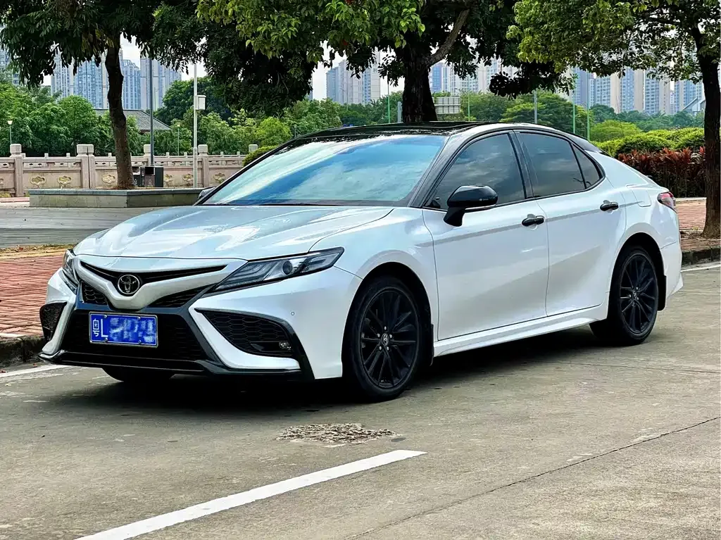 Toyota Camry 2023 из CN, фото 1