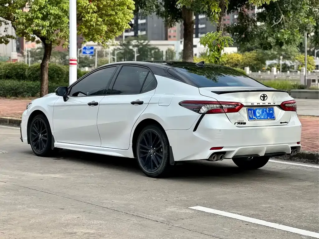 Toyota Camry 2023 из CN, фото 3
