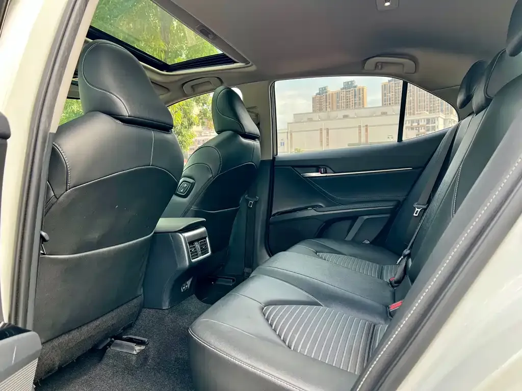 Toyota Camry 2023 из CN, фото 7
