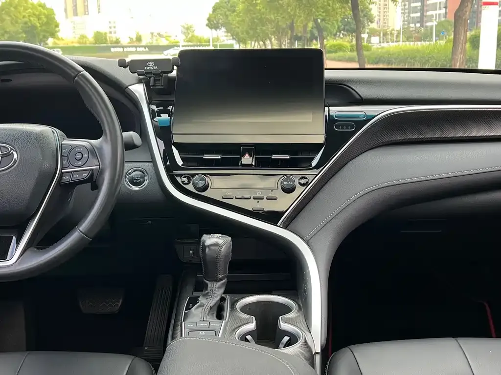 Toyota Camry 2023 из CN, фото 8
