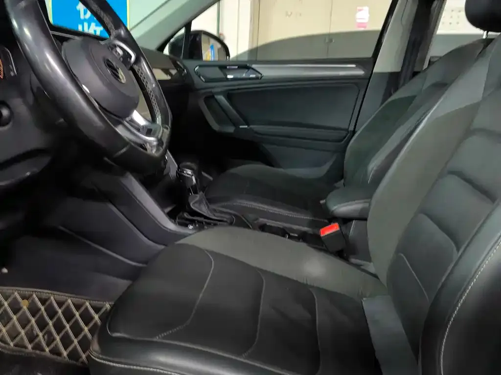 Volkswagen Tiguan L 2021 из CN, фото 4