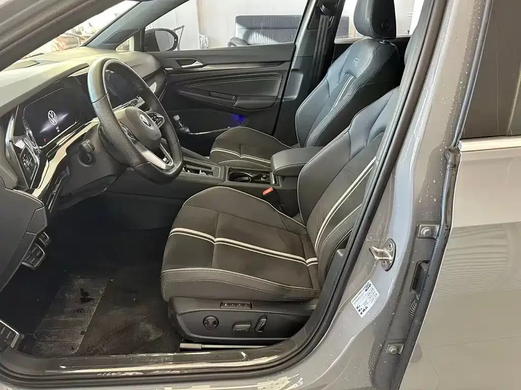 Volkswagen Golf 2022 из CN, фото 5