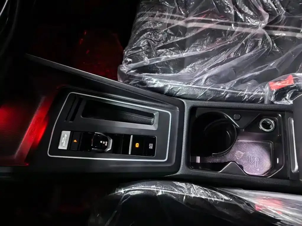 Volkswagen Golf 2021 из CN, фото 10