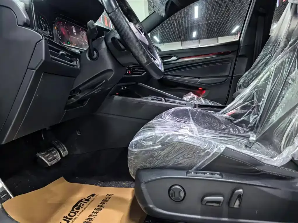 Volkswagen Golf 2021 из CN, фото 7