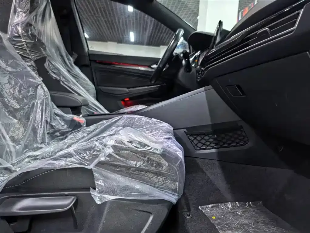 Volkswagen Golf 2021 из CN, фото 9
