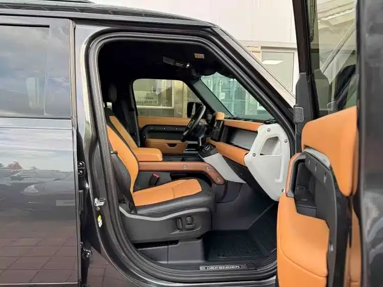 Land Rover Defender 2024 из CN, фото 4