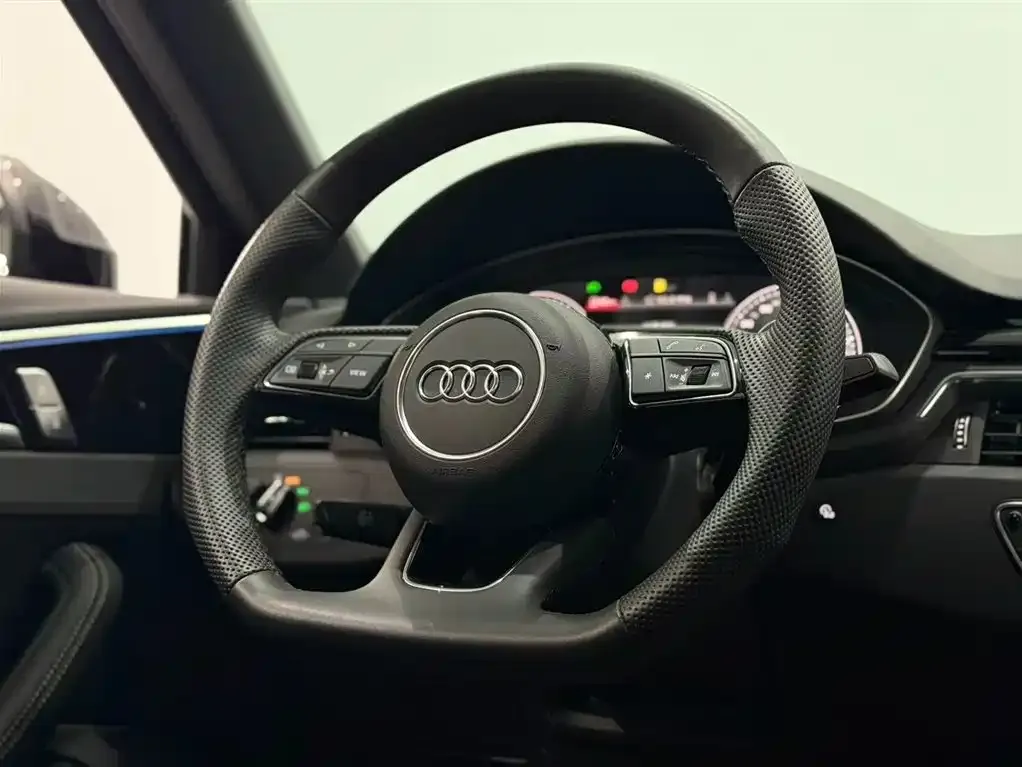 Audi A4L 2024 из CN, фото 7