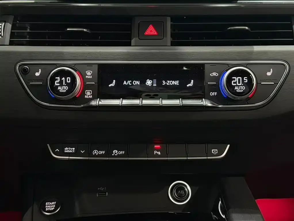 Audi A4L 2024 из CN, фото 9
