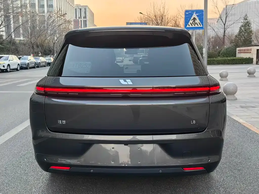 Li Auto L8 2022 из CN, фото 3