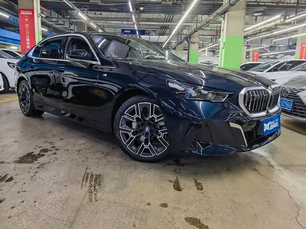 BMW 5 Series 2025 из CN, фото 3