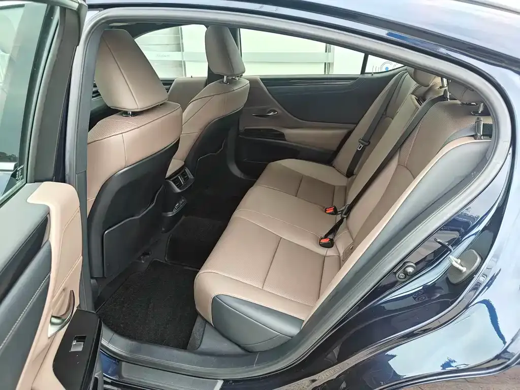 Lexus ES 2024 из CN, фото 6