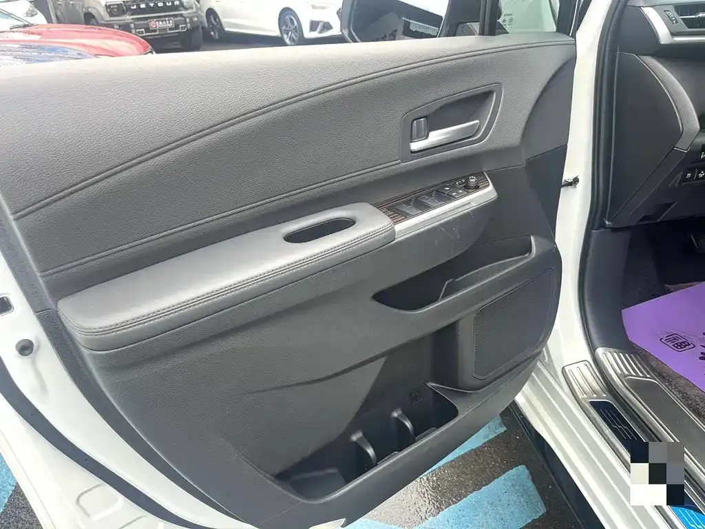 Toyota Sienna 2024 из CN, фото 4