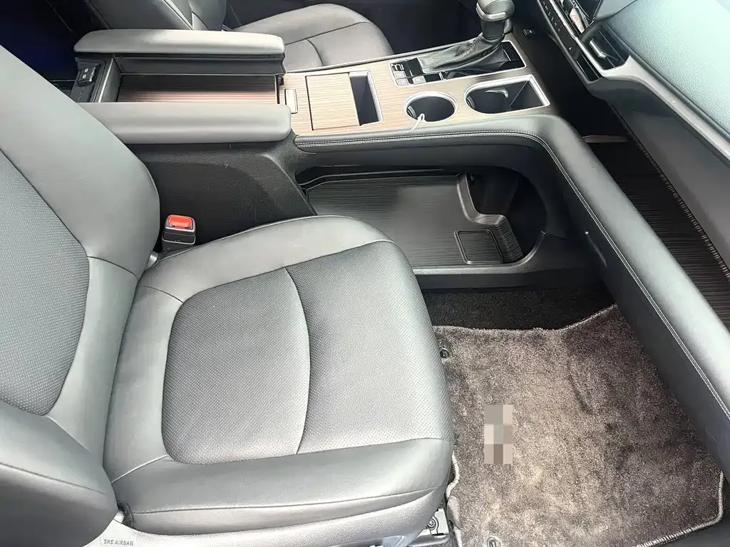 Toyota Sienna 2024 из CN, фото 9