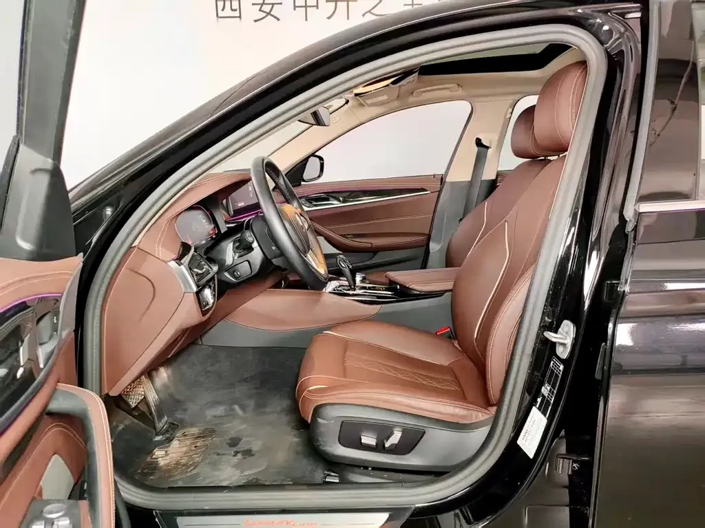 BMW 5 Series 2024 из CN, фото 5