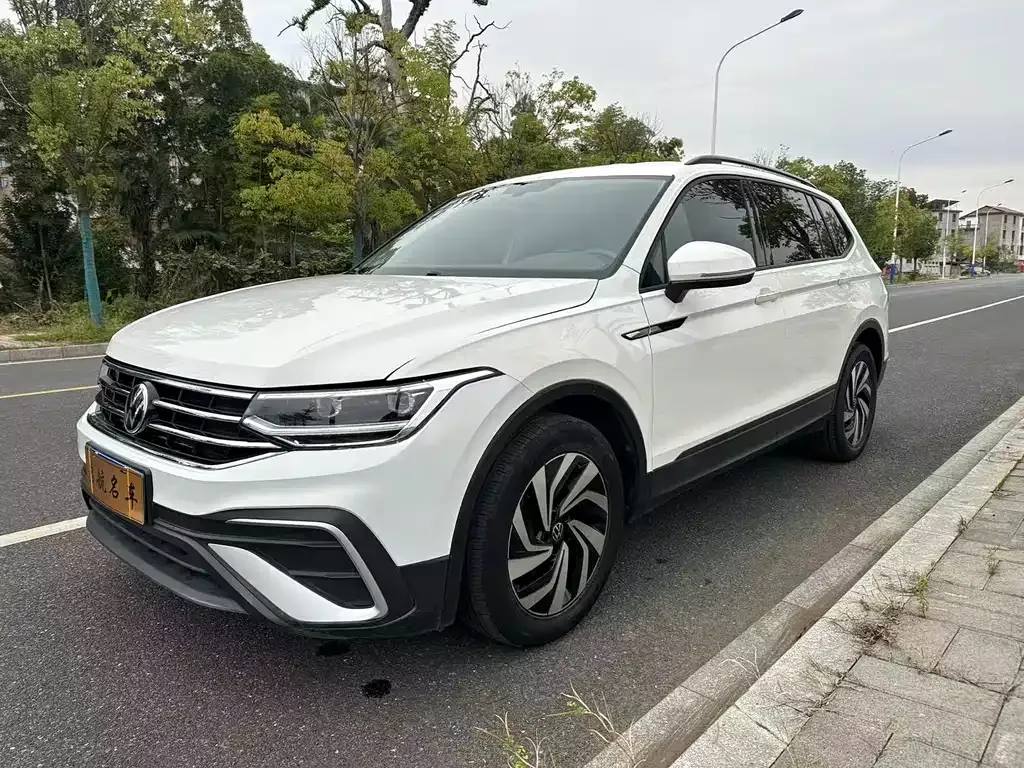 Volkswagen Tiguan L 2022 из CN, фото 1