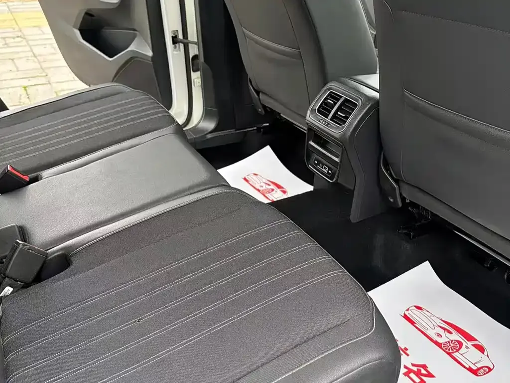 Volkswagen Tiguan L 2022 из CN, фото 8