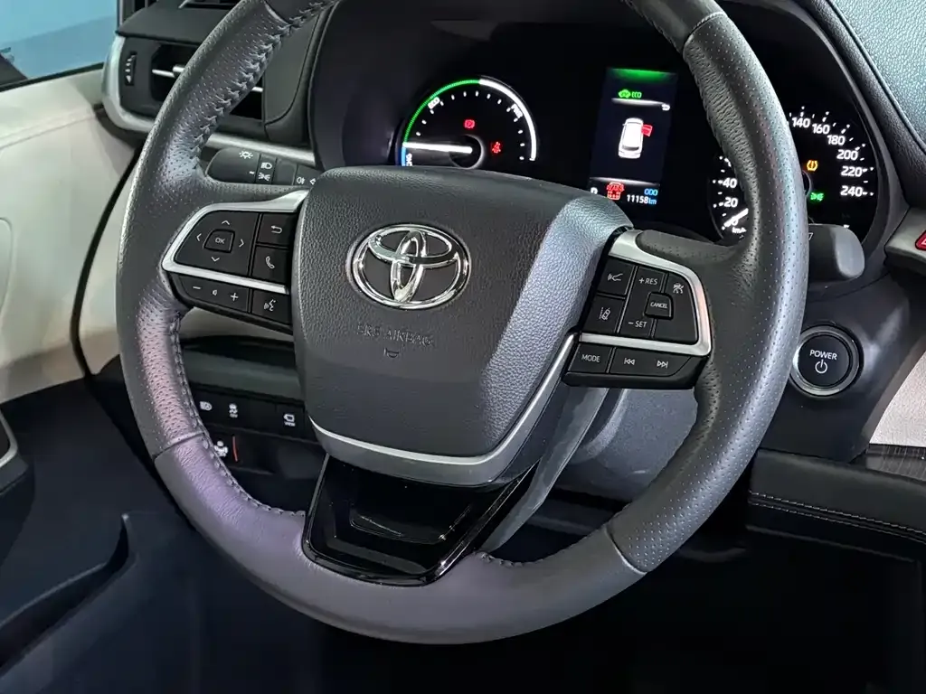 Toyota Sienna — фото 6