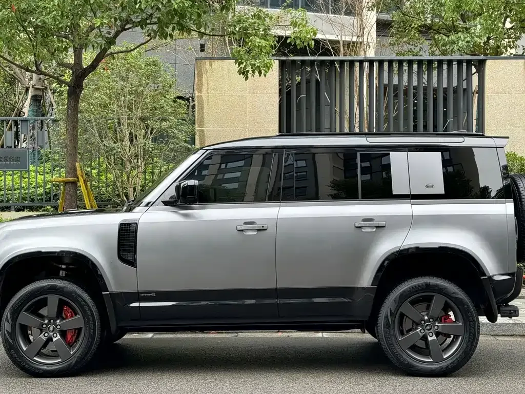 Land Rover Defender 2023 из CN, фото 3