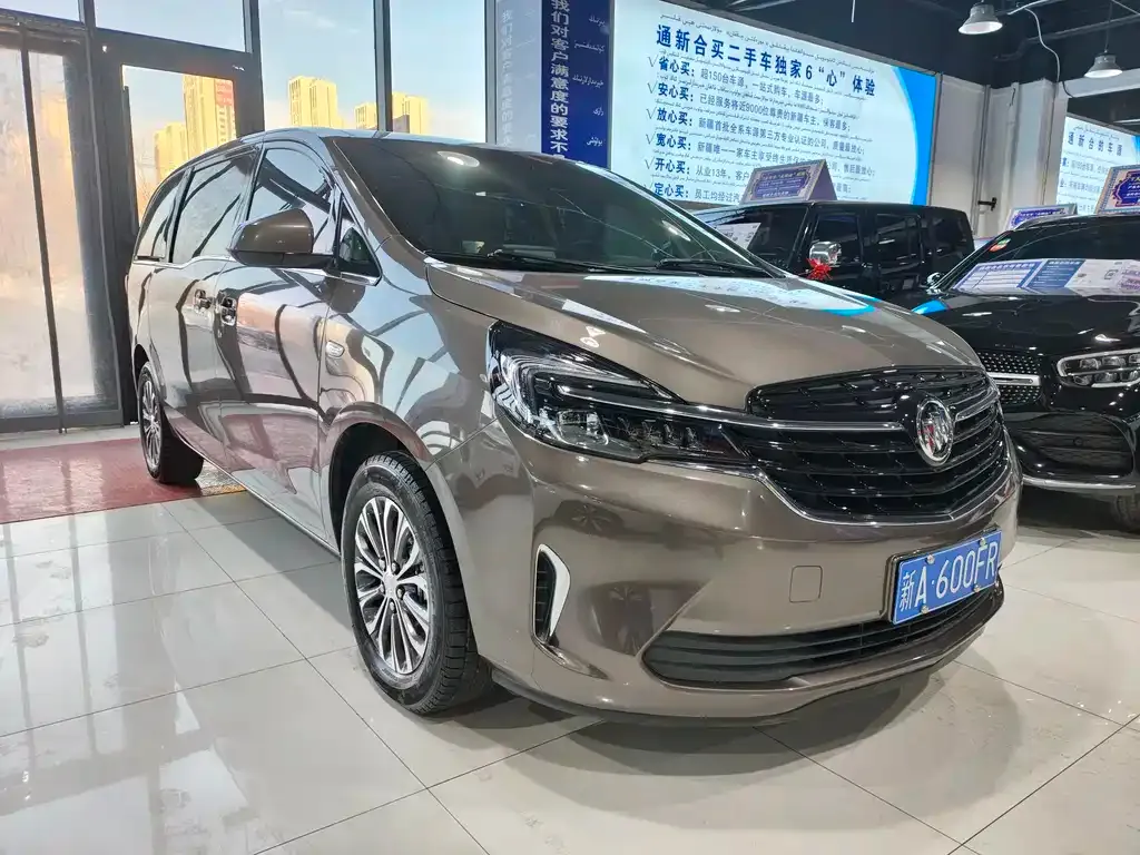 Buick GL8 2023 из CN, фото 3