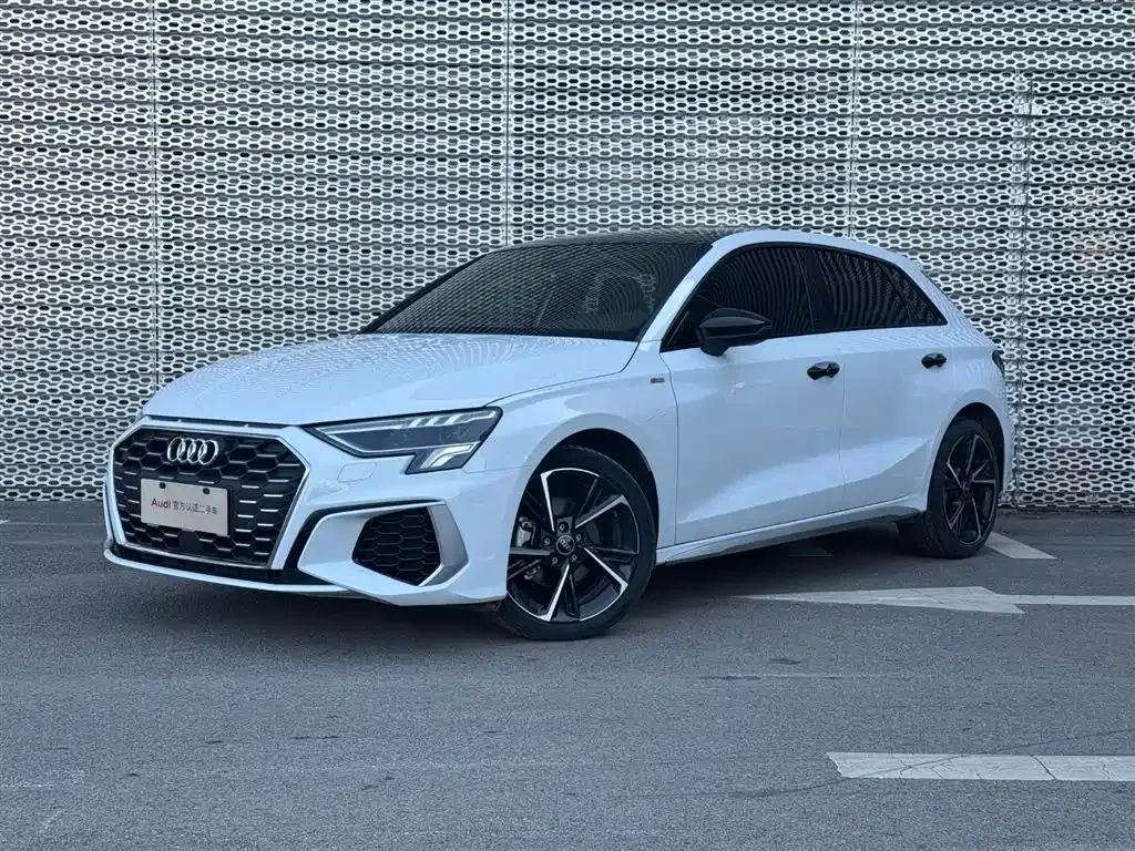 Audi A3 2023 из CN, фото 1