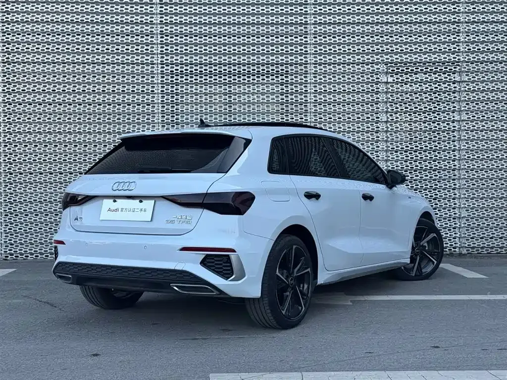 Audi A3 2023 из CN, фото 2