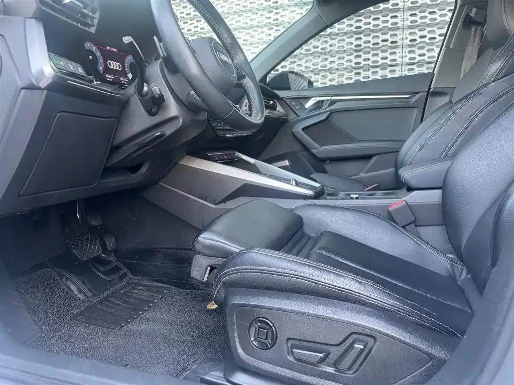 Audi A3 2023 из CN, фото 6
