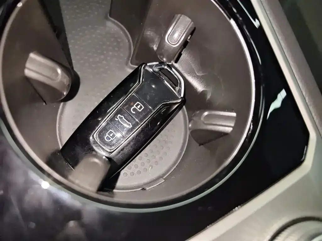 Volkswagen Touareg 2022 из CN, фото 9