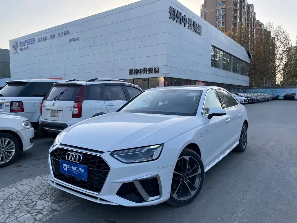 Audi A4L 2023 из CN, фото 1
