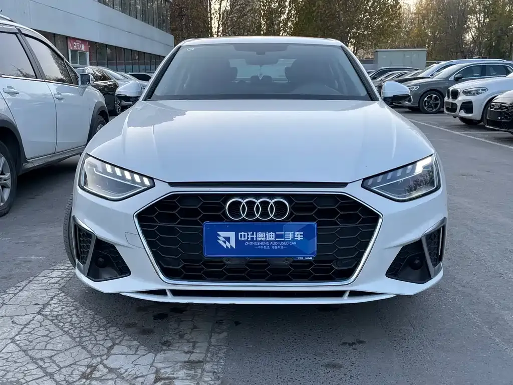 Audi A4L 2023 из CN, фото 3