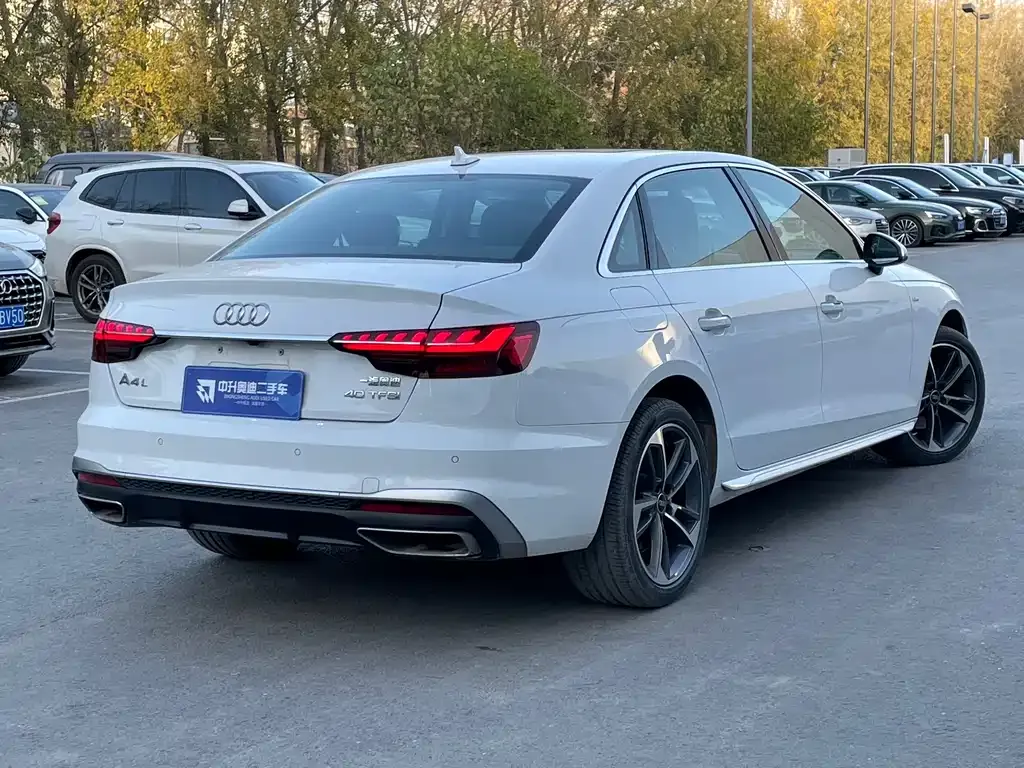 Audi A4L 2023 из CN, фото 4