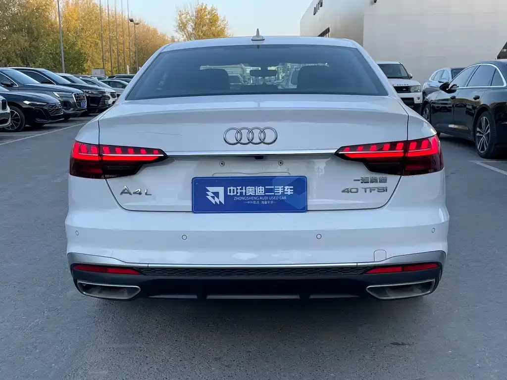 Audi A4L 2023 из CN, фото 5