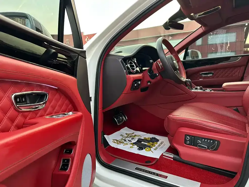 Bentley Bentayga 2022 из CN, фото 5