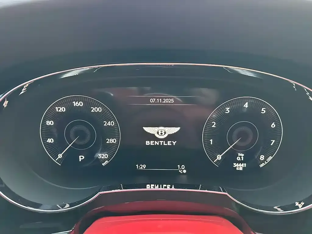 Bentley Bentayga 2022 из CN, фото 9