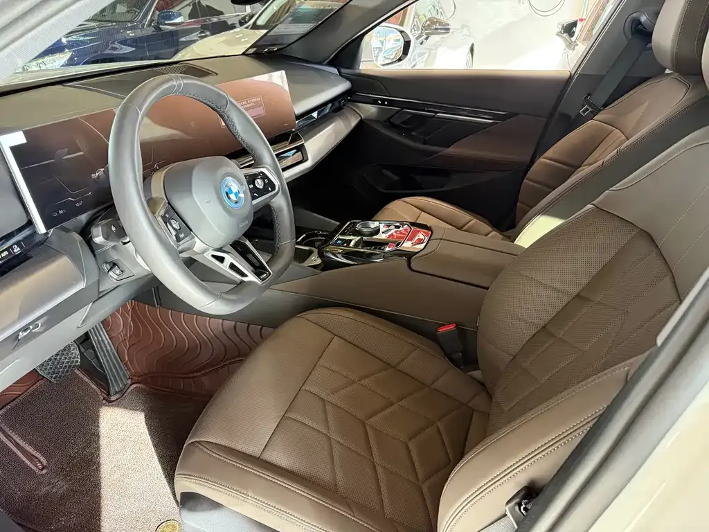 BMW i5 2025 из CN, фото 3