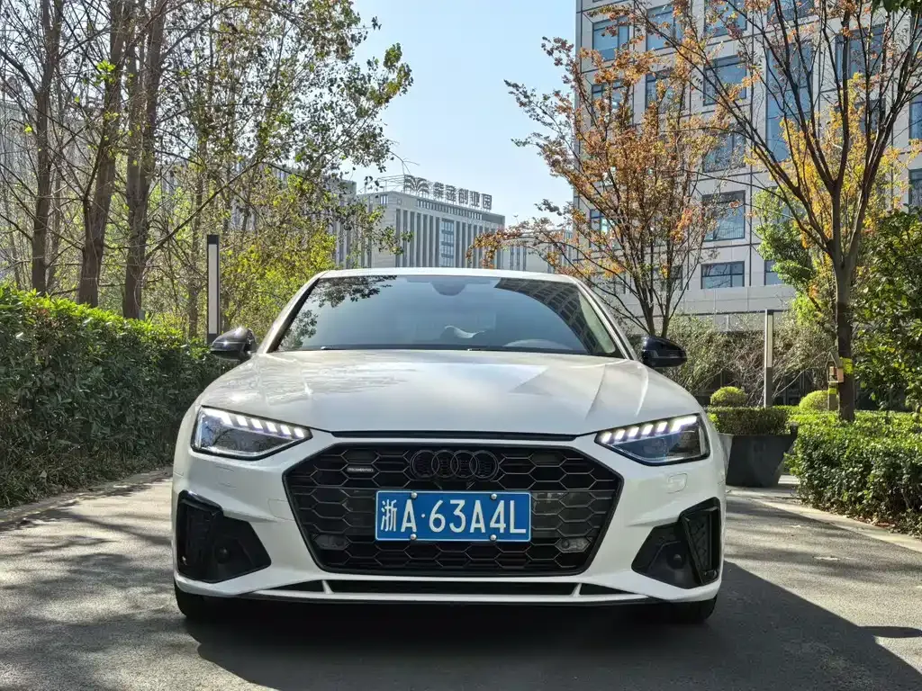 Audi A4L 2021 из CN, фото 2