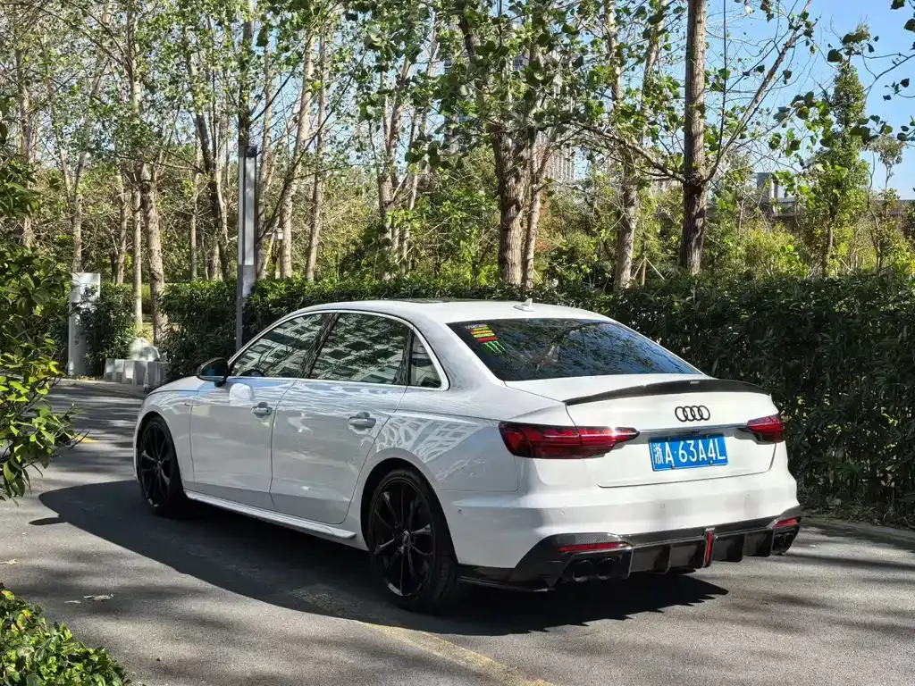 Audi A4L 2021 из CN, фото 3
