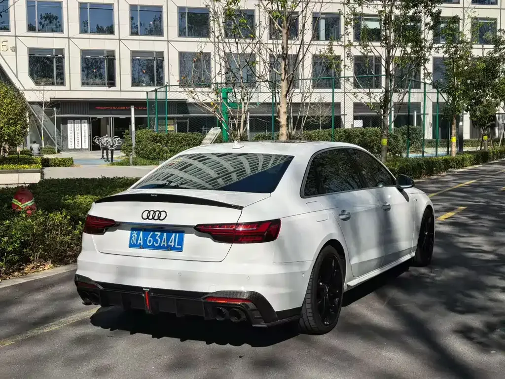 Audi A4L 2021 из CN, фото 5