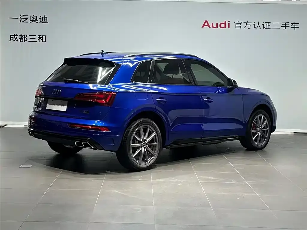 Audi Q5L — фото 5