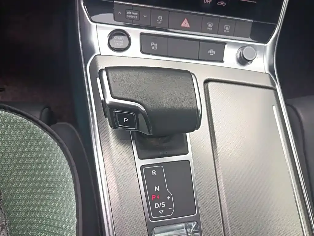 Audi A6L 2021 из CN, фото 7