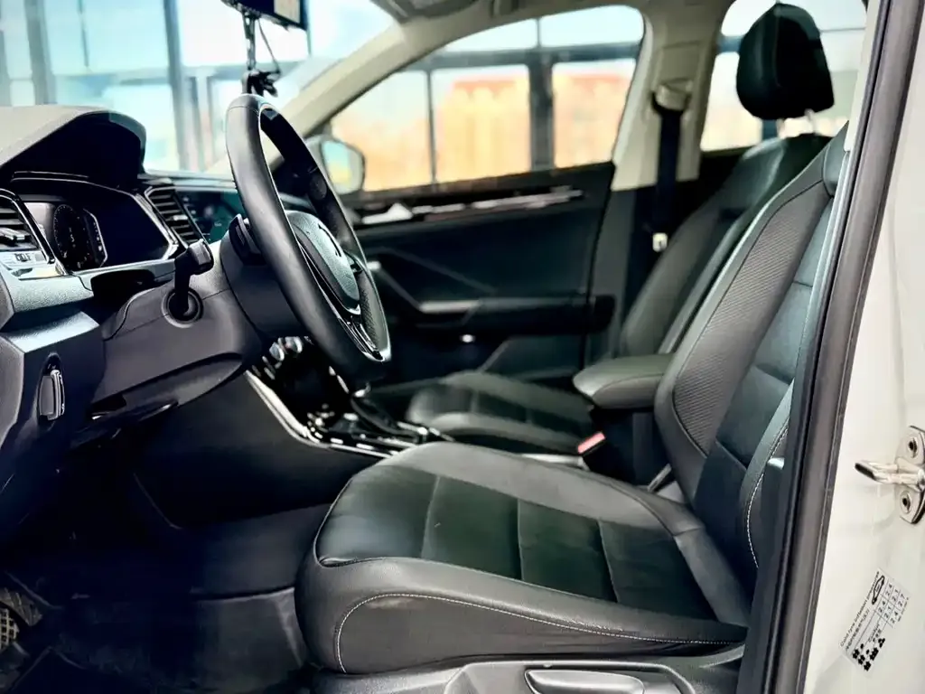 Volkswagen T-Roc 2021 из CN, фото 10