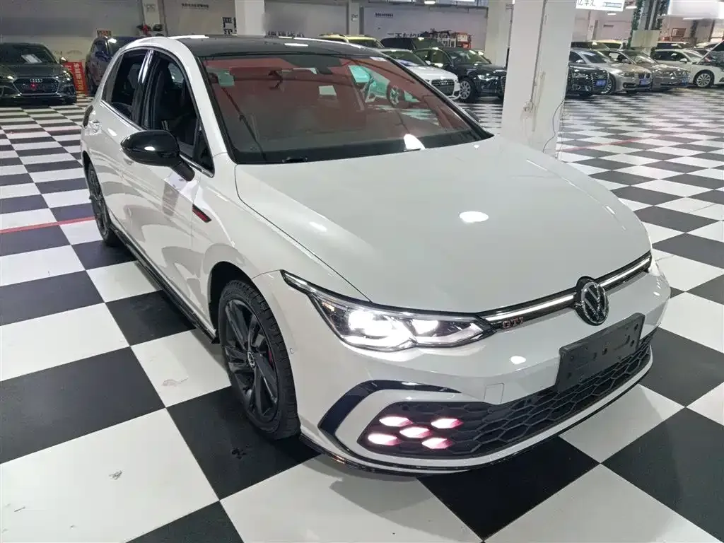 Volkswagen Golf 2023 из CN, фото 4