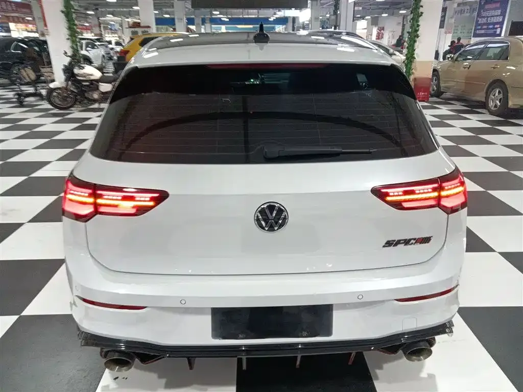 Volkswagen Golf 2023 из CN, фото 6