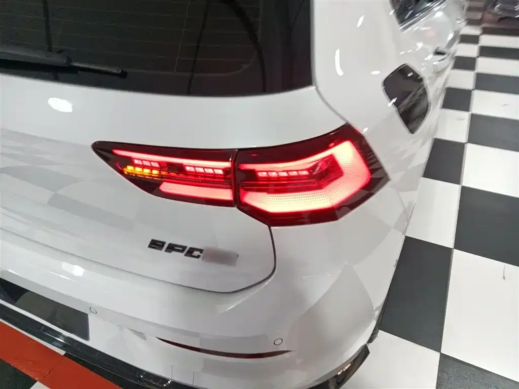 Volkswagen Golf 2023 из CN, фото 8