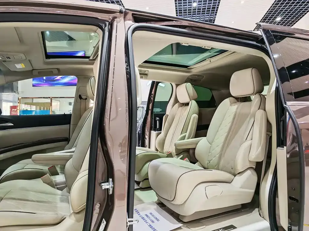 Buick GL8 2022 из CN, фото 6