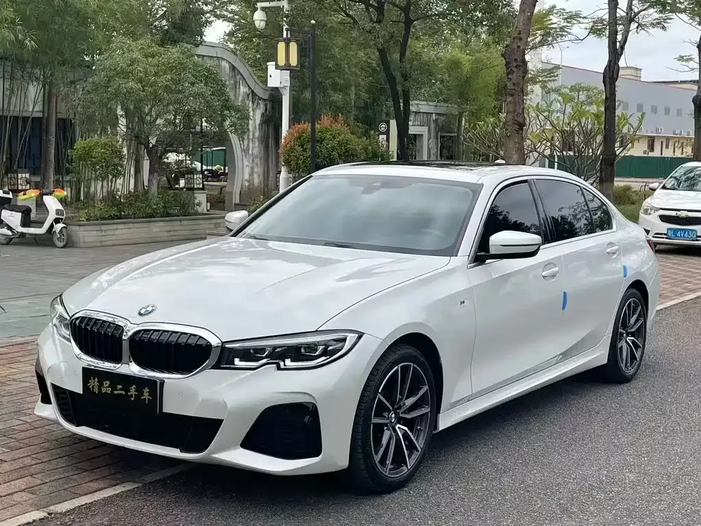 BMW 3 Series 2022 из CN, фото 1