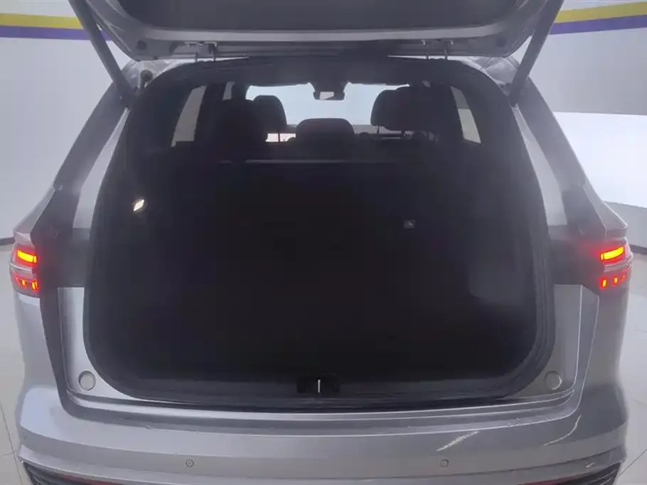 Geely Xingyue L 2023 из CN, фото 4